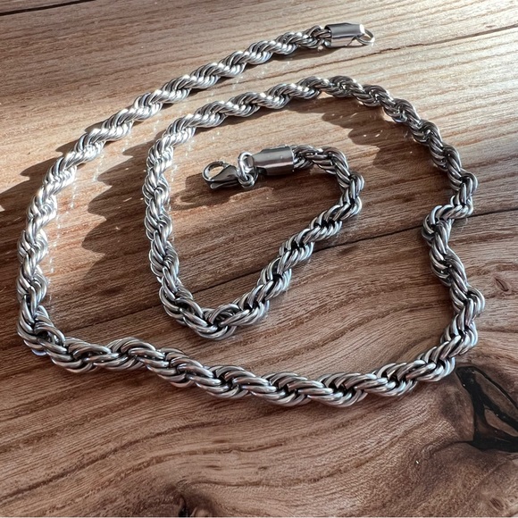 Thick Rope Chain Necklace - Picture 3 of 5